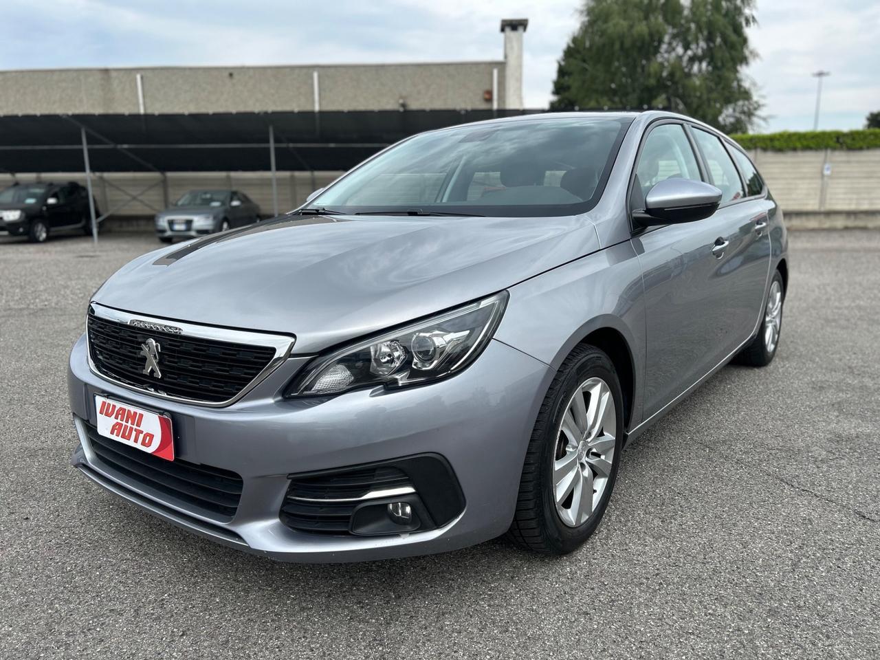 Peugeot 308 BlueHDi 120 IN ARRIVO