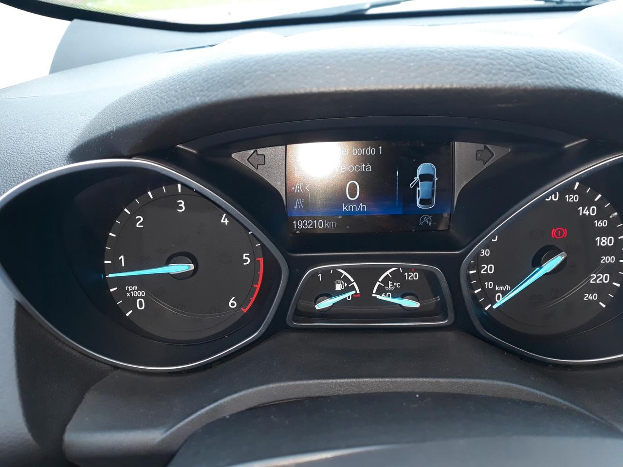 Ford Kuga 1.5 TDCI 120 CV Titanium UNIPROPRIETARIO