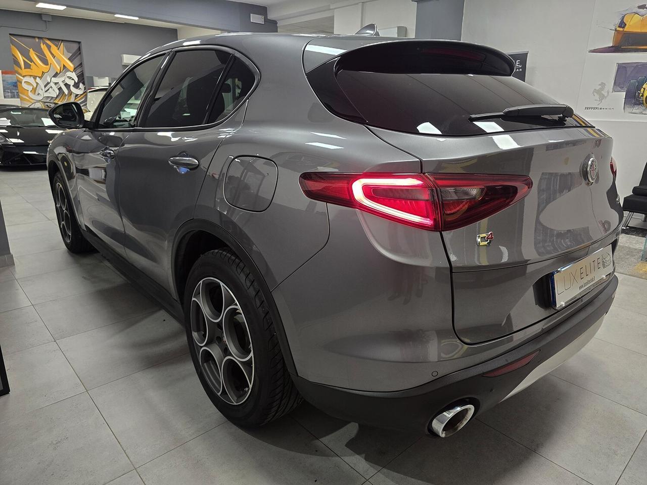Alfa Romeo Stelvio 2.2T EXECUTIVE Q4 190CV 4X4_KEYLESS_SERVICE BOOK