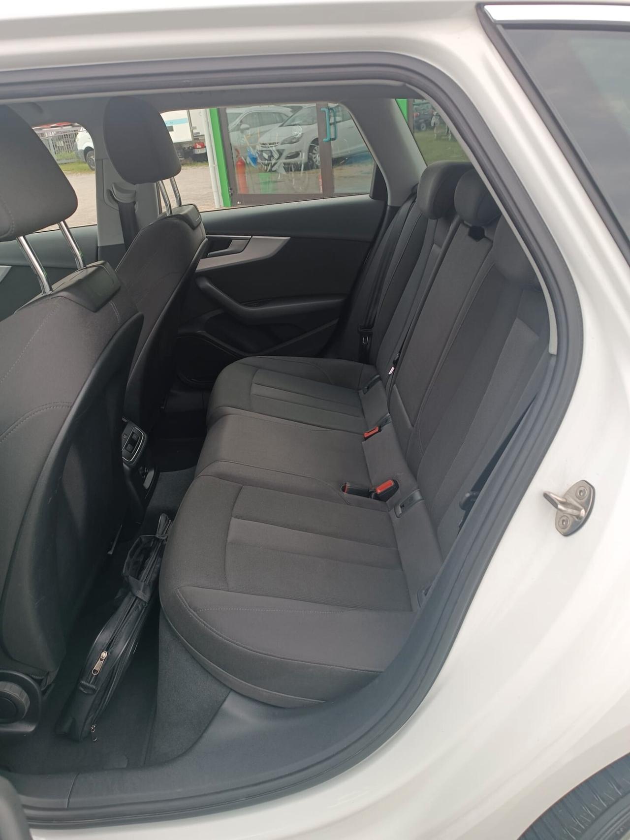 Audi A4 Avant 40 TDI quattro S tronic quattro edition