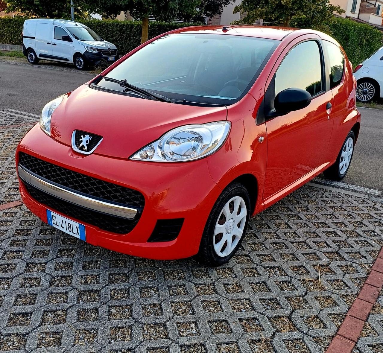 Peugeot 107 1.0 68CV 3p. Active anno 2012