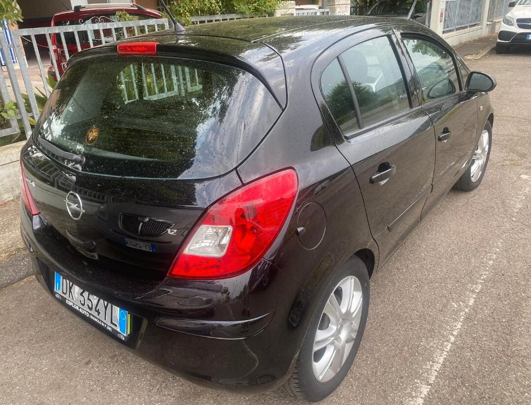 Opel Corsa 1.2 5 porte Cosmo