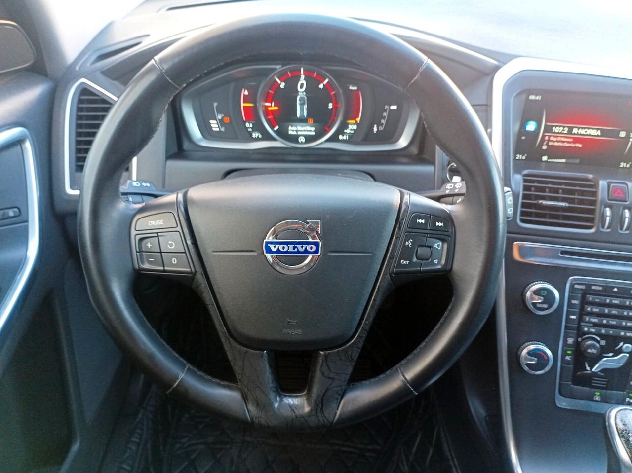 Volvo XC 60 D4 Geartronic R-design Momentum FWD TRAZIONE ANTERIORE