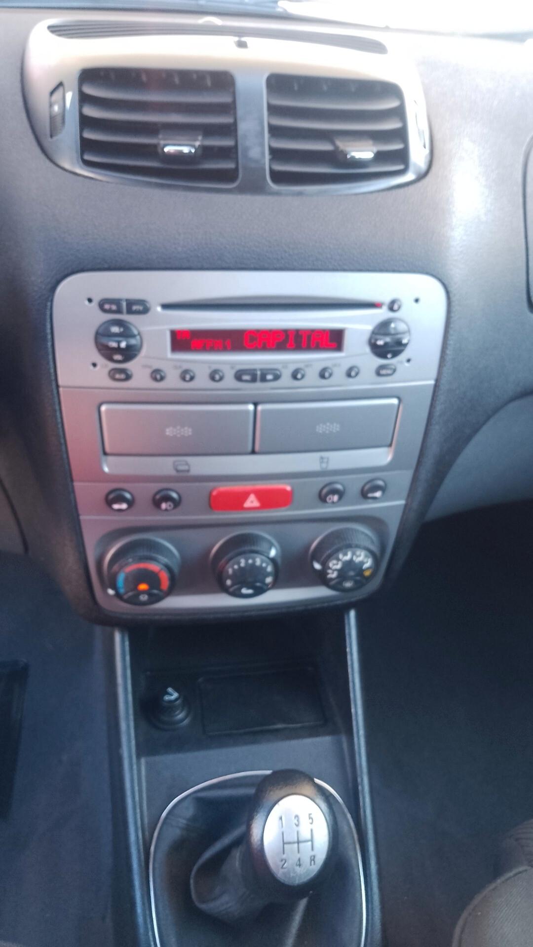 Alfa Romeo 147 1.6i 16V T.S. 84milakm Neop 5 p 03
