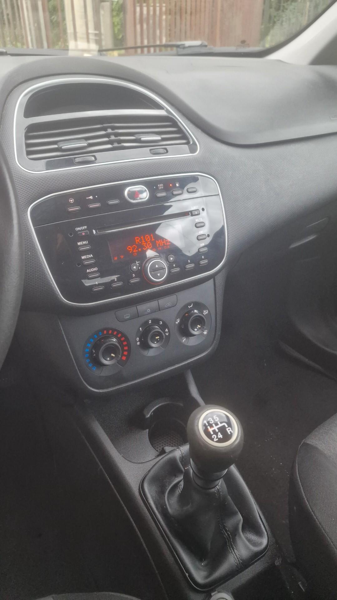 Fiat Punto 1.4 8V Easypower Street - 2014