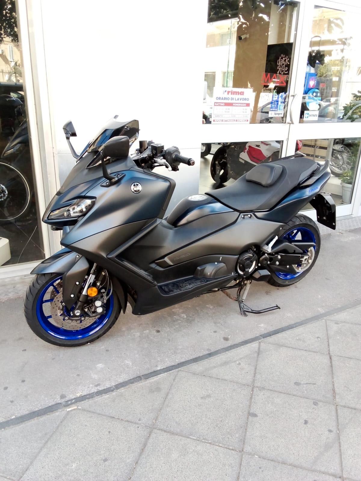 Yamaha TMAX 560