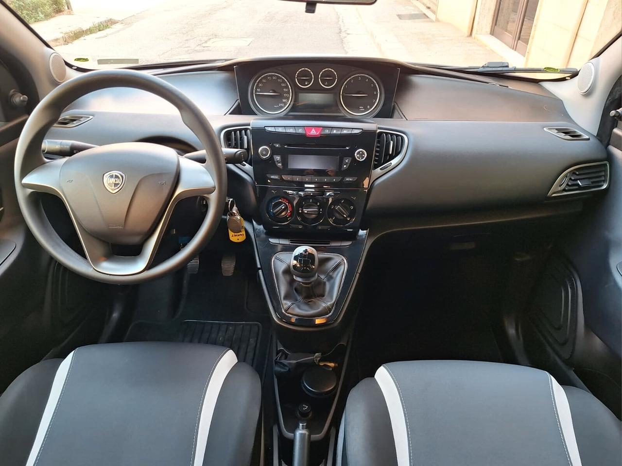 Lancia Ypsilon 1.2 69 CV 5 porte GPL Ecochic Gold