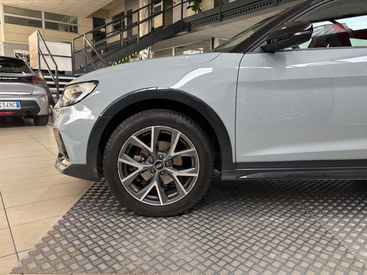 Audi A1 citycarver 35 TFSI S tronic Identity Contrast