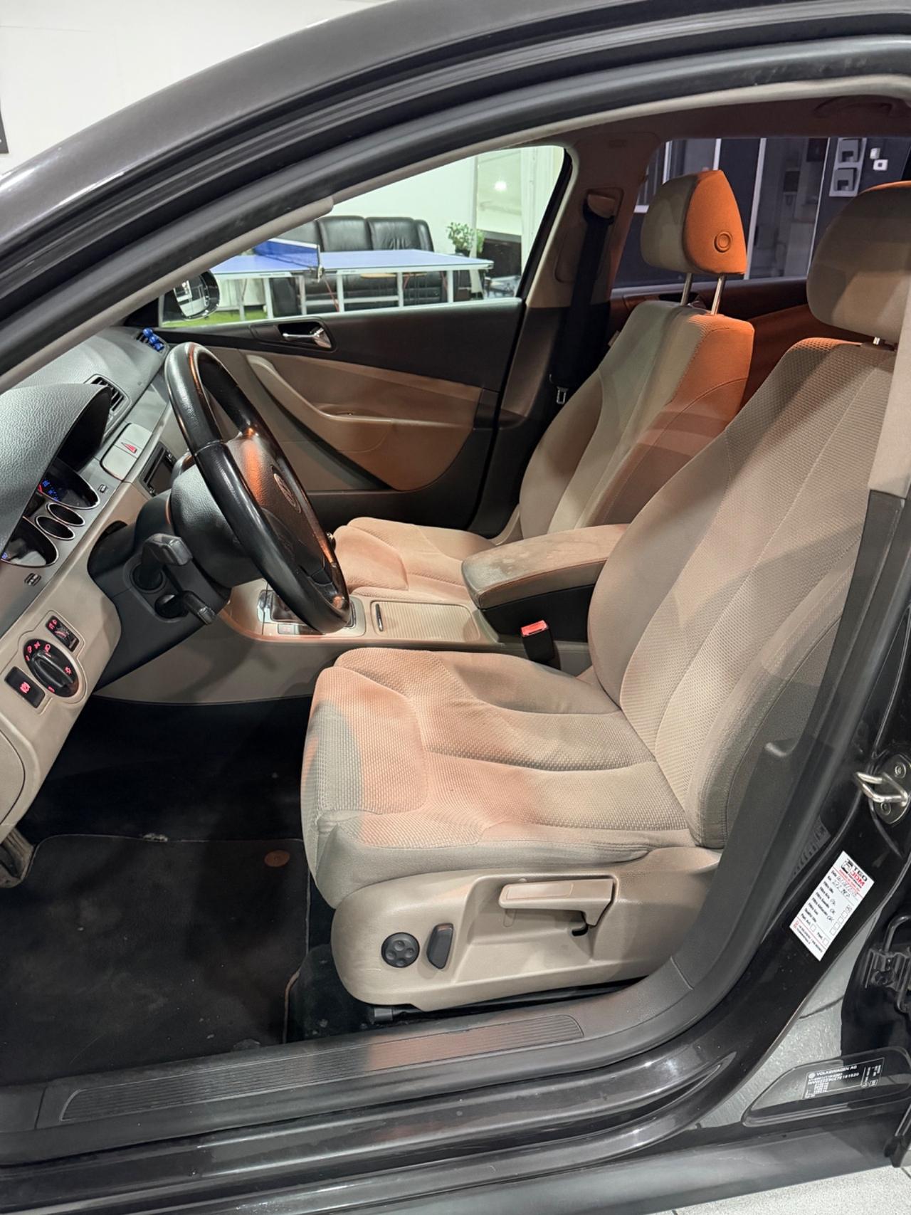 Volkswagen Passat 2.0 TDI DPF Var. Comfortline