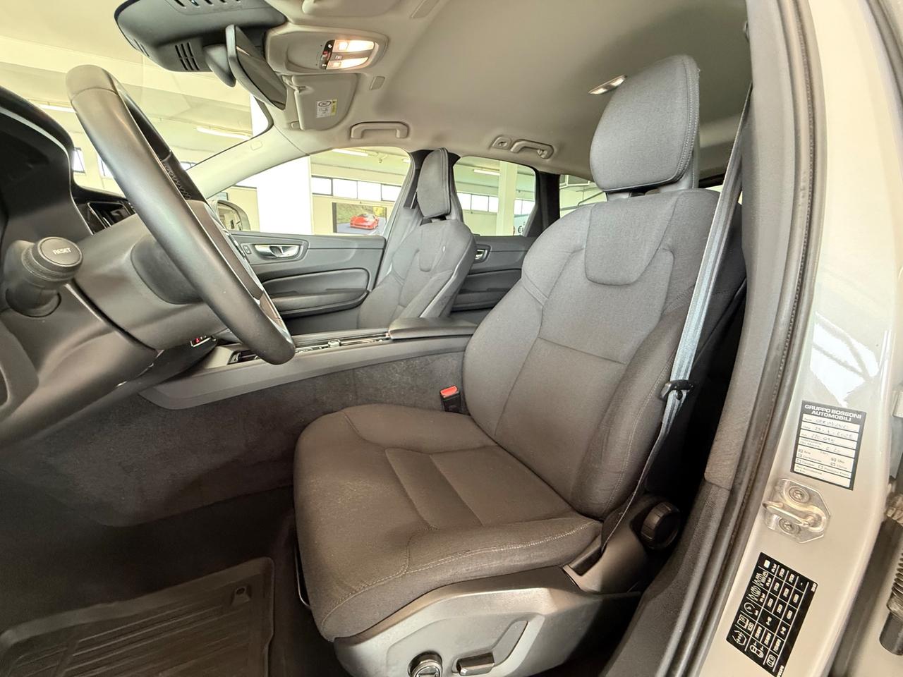 Volvo XC60 2.0 B4 197CV Geartronic Momentum Pro 10/2021 EURO 6D