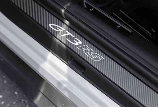 Porsche 911 GT3 RS Weissach