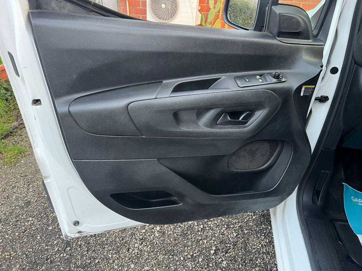 OPEL Combo cargo 1.5d 100cv L1H1 Edition S&S mt5 E6.2 cargo 1.5d 100cv L1H1 Edition S&S mt5 E6.2