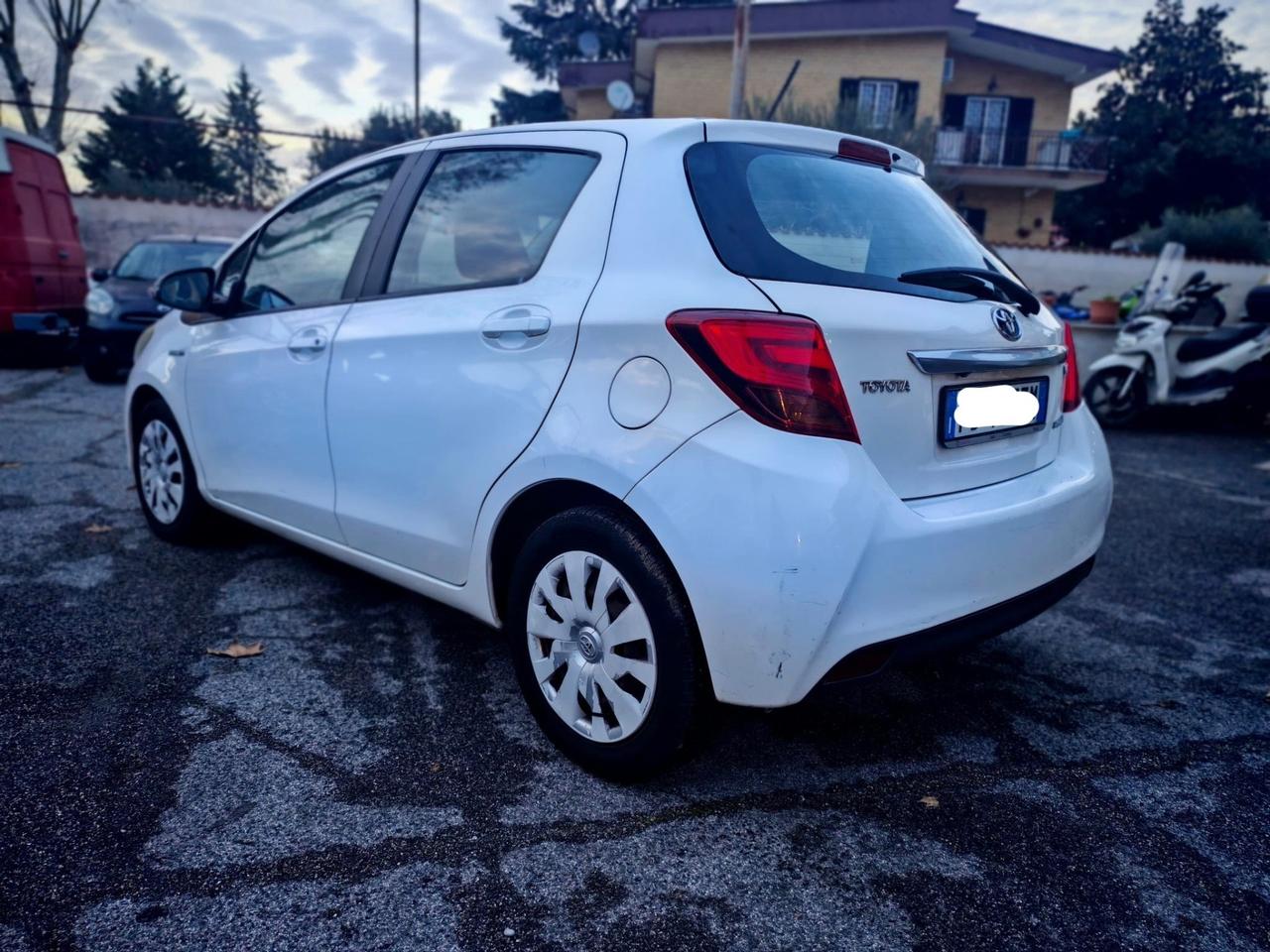 Toyota Yaris 1.5 Hybrid 5 porte by Glamour