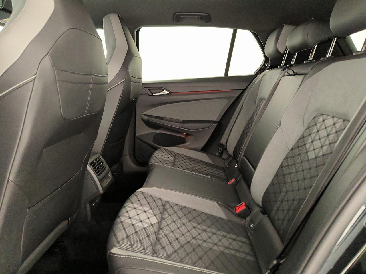 Volkswagen Golf 1.5 tsi evo r-line 130cv