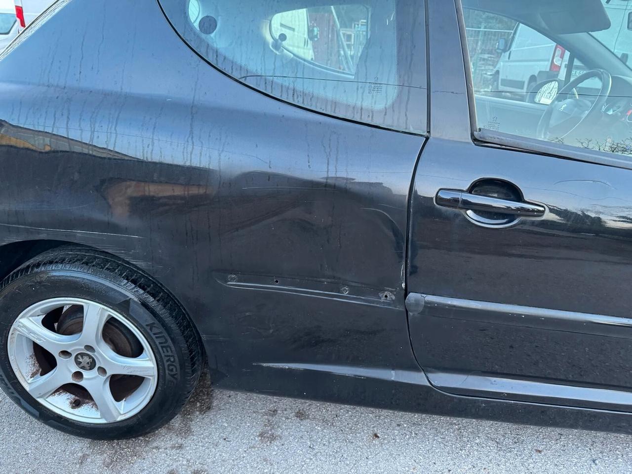 Peugeot 207 1.4 HDi 70CV 3p. ONE Line