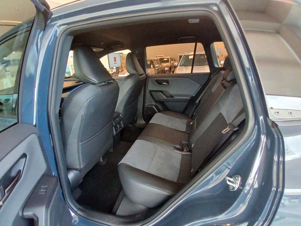 Suzuki Across 2.5 Plug-in Hybrid E-CVT 4WD Top