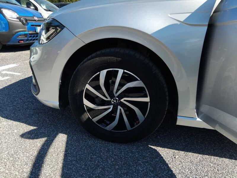 Volkswagen Polo VI 2022 1.0 tsi Style 95cv