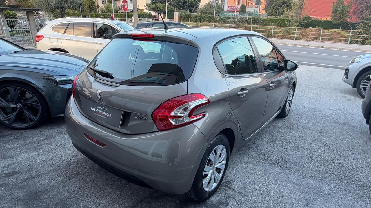 Peugeot 208 1.4 HDi 68 CV 5 porte Allure
