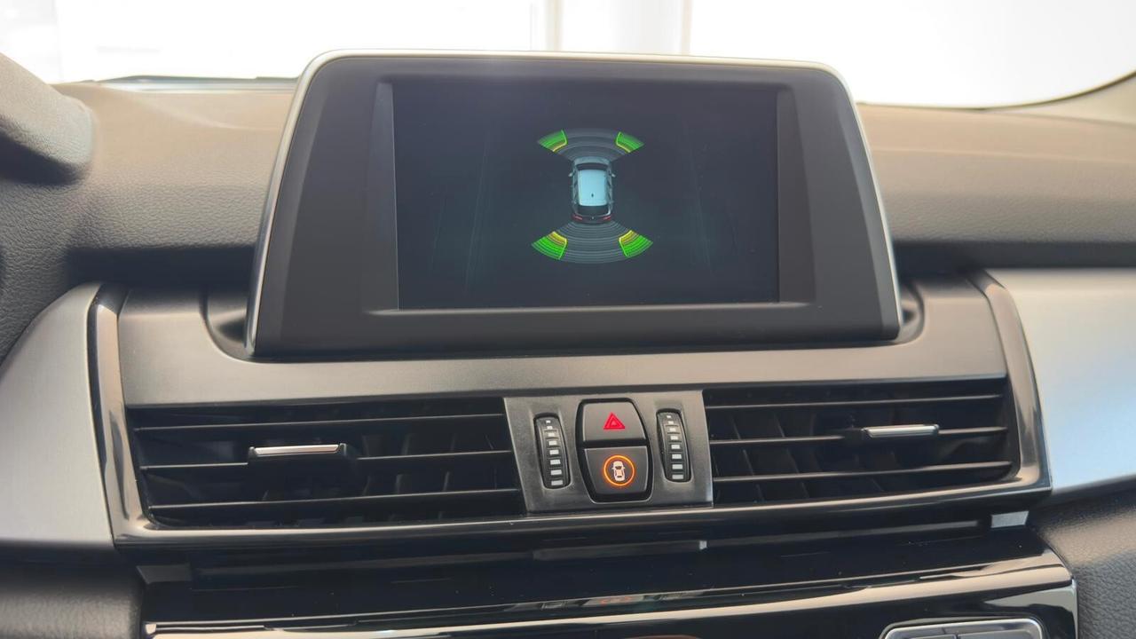 Bmw 2er Active Tourer 220d Advantage aut.