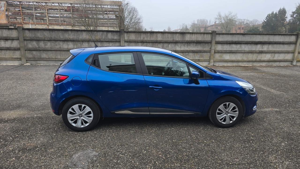 Renault Clio TCe 12V 90 CV GPL 5 porte Moschino Intens