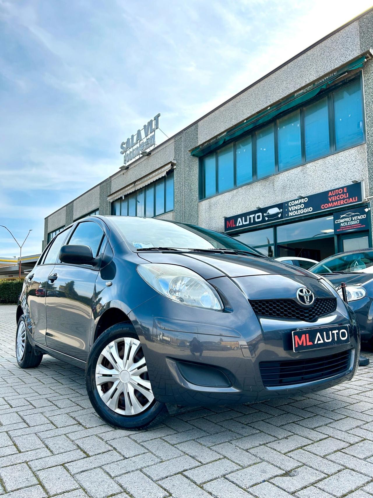 Toyota Yaris 1.0 5 porte Luxury Pack - OK NEOPATENTATO