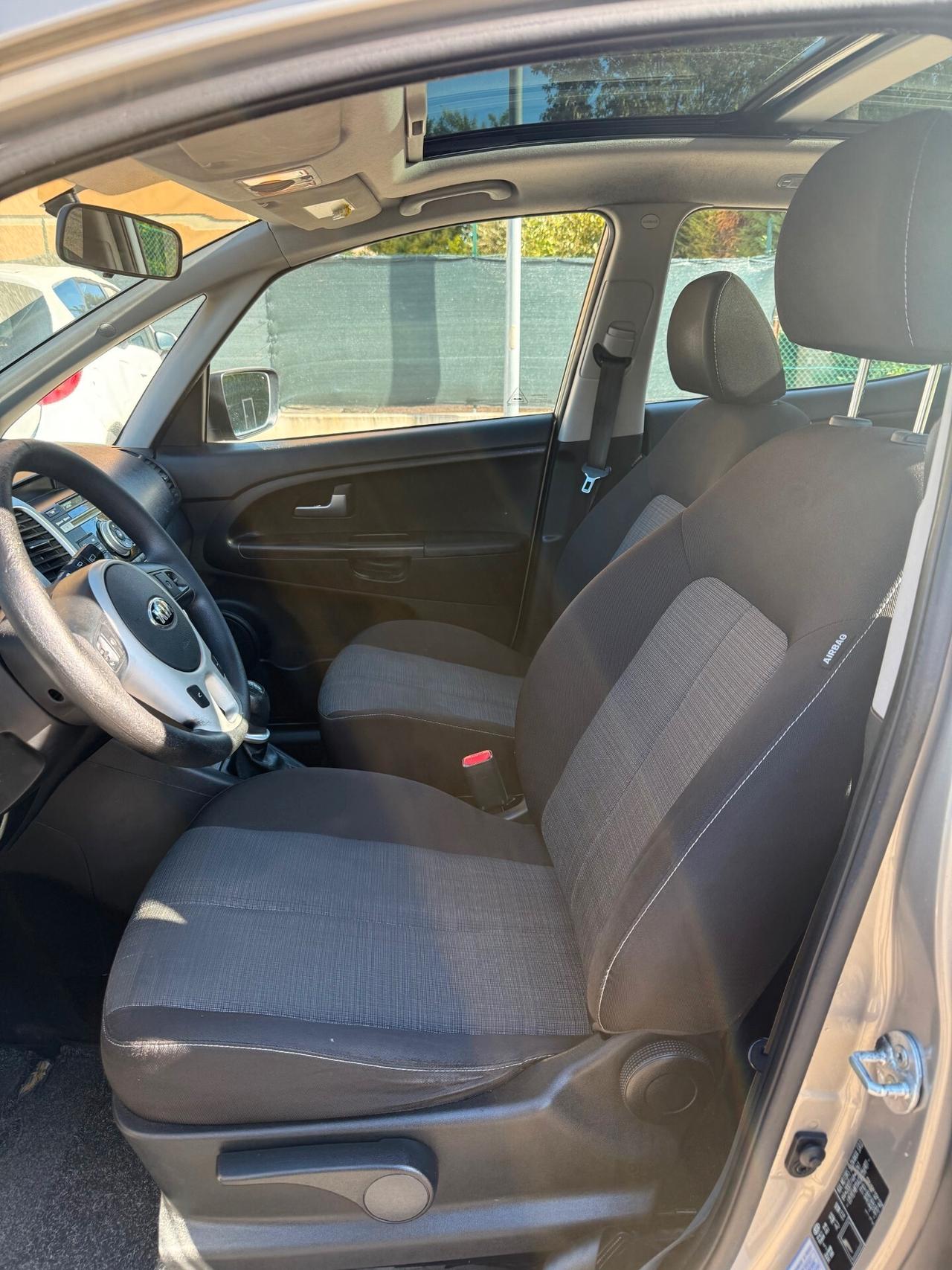 Kia Venga 1.4 GPL - NEOP. - TETTO - 12 MESI DI GARANZIA -