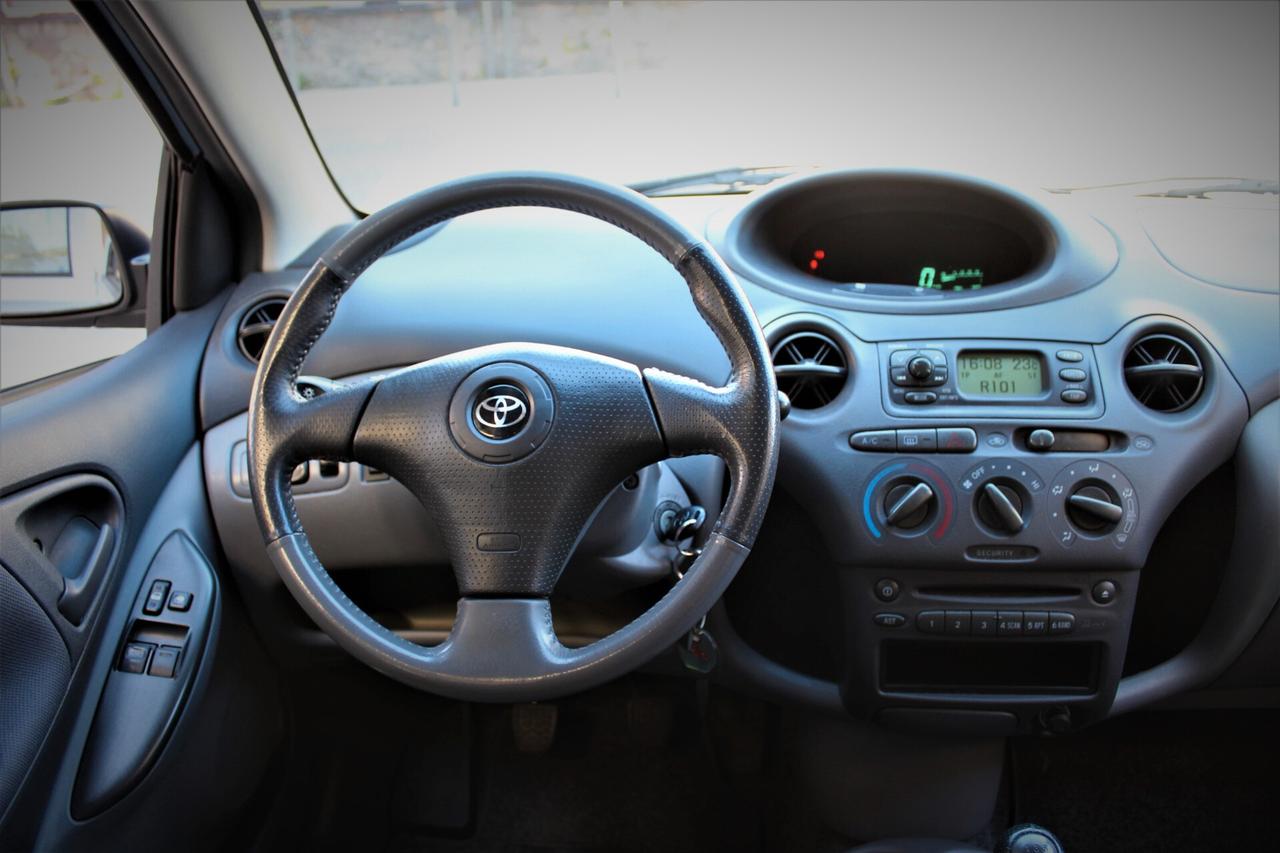 Toyota Yaris 1.3i 16V cat 5 porte Neopatentati SOLI 46000 km
