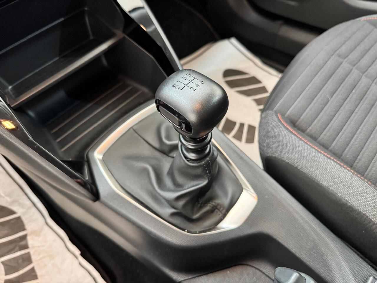 Peugeot 2008 BlueHDi 100 S&S Allure Navi Pack