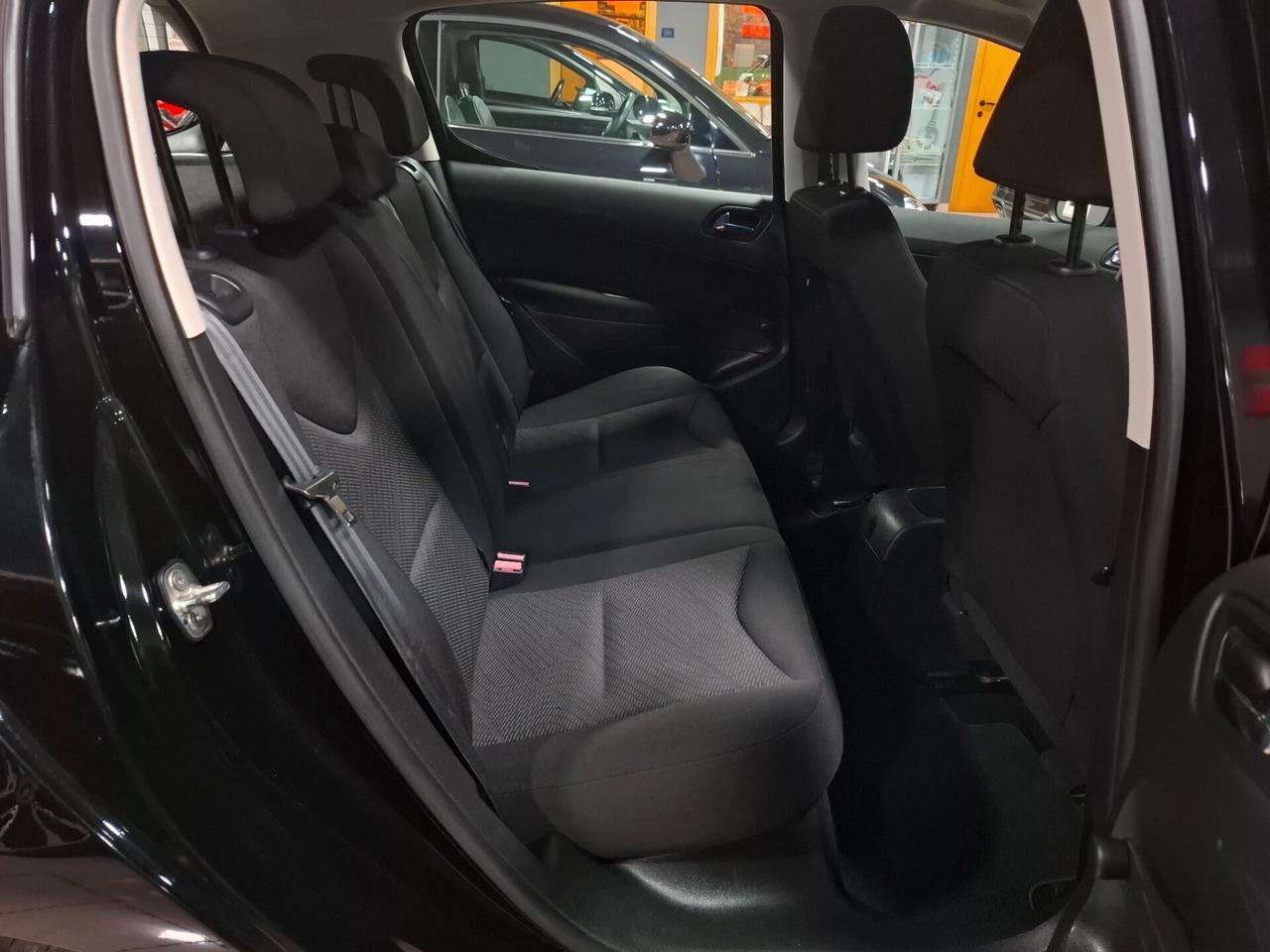 Peugeot 308 1.4 VTi benzina Neopatentato