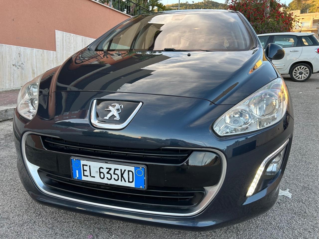 Peugeot 308 1.6 e-HDi allure tetto panoramico