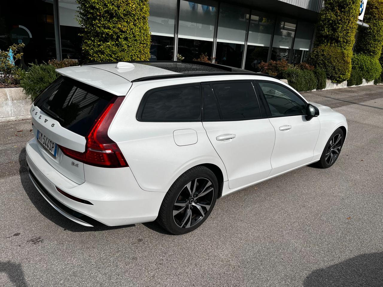 Volvo V60 B4 (d) automatico Plus Dark
