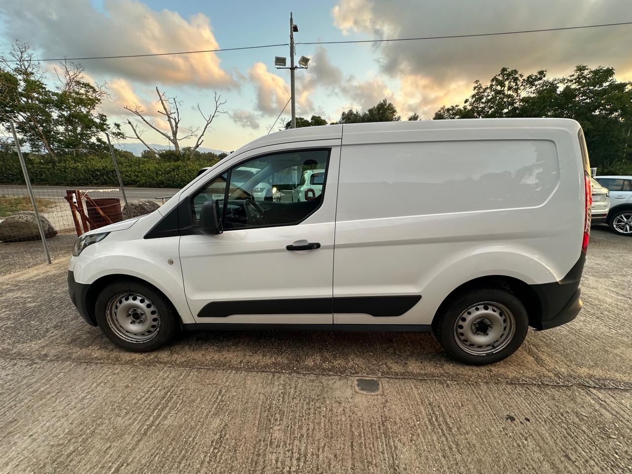 Ford Tourneo Courier 1.5 TDCI 75 CV Plus