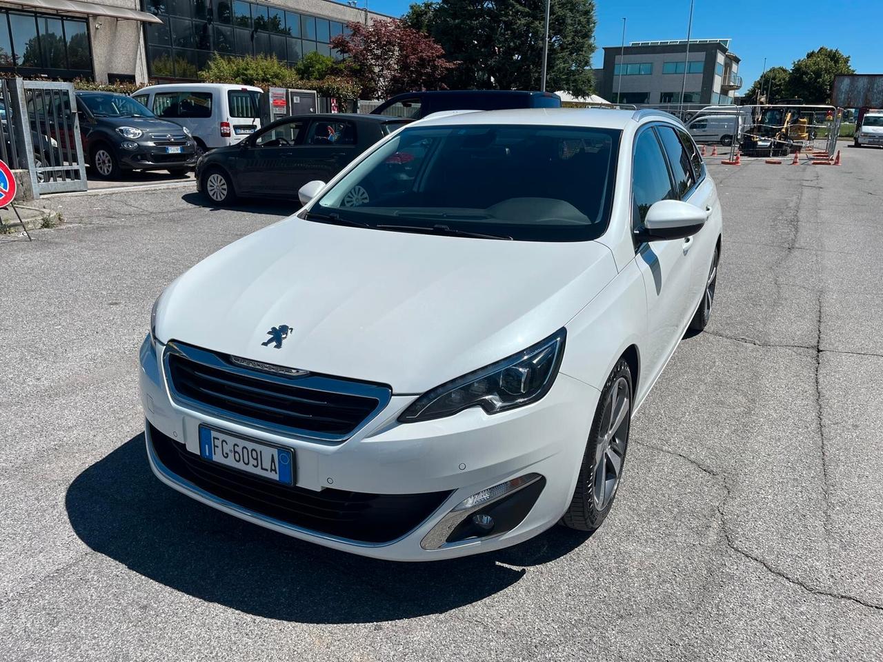 Peugeot 308 BlueHDi 120 S&S EAT6 SW Allure