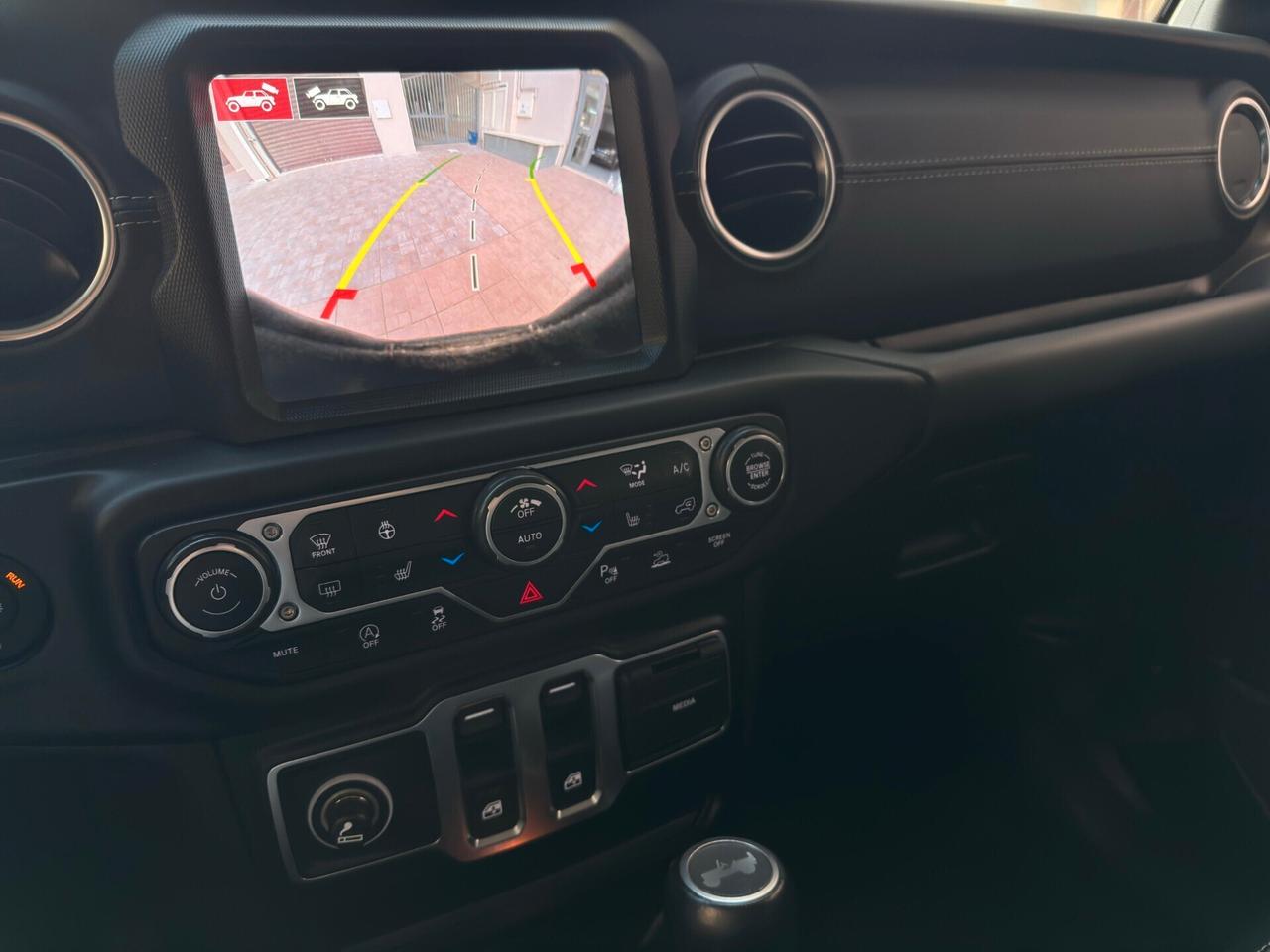 Jeep Wrangler 2.0 Turbo Sahara 272 cv