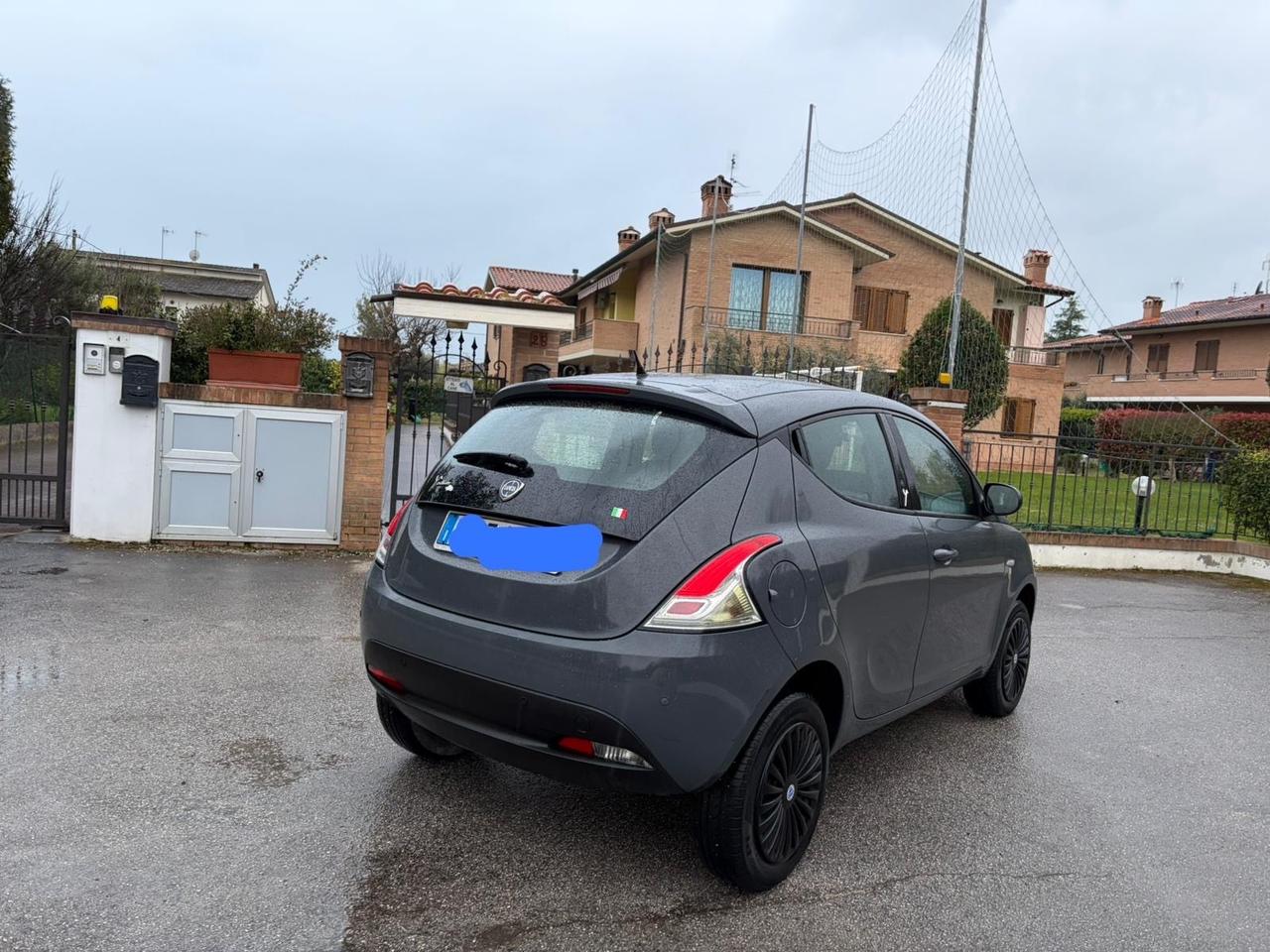 Lancia Ypsilon Metano Ecochic Elefantino