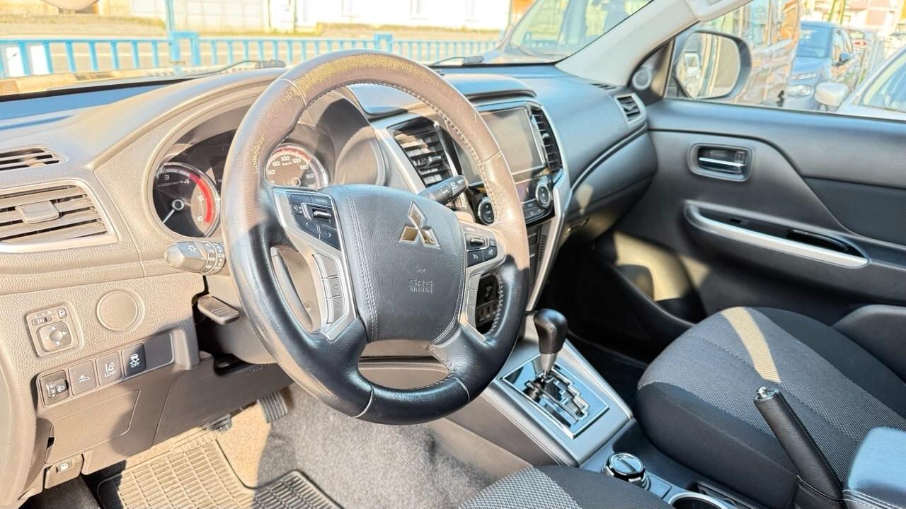 Mitsubishi L200 2.3 D Club Cab 4x4 Super Select Intense