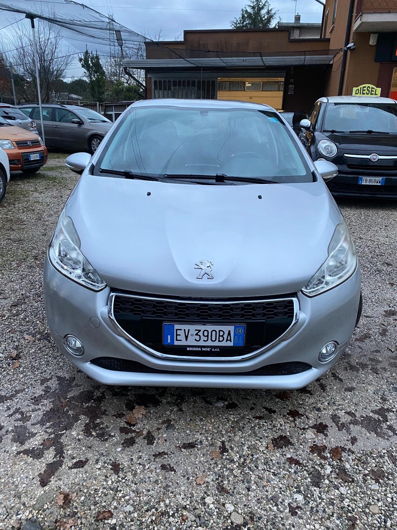 Peugeot 208 PureTech 82 5 porte Allure