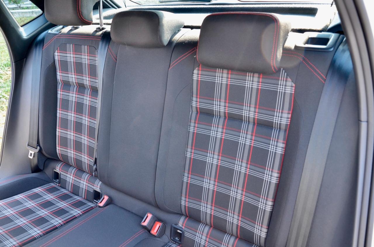 VOLKSWAGEN POLO GTI 5p 2.0 TSI 200cv DSG, SERVICE VW, EURO 6D, FARI LED, RETROCAMERA, APPLE ANDROID, 17", PERMUTE