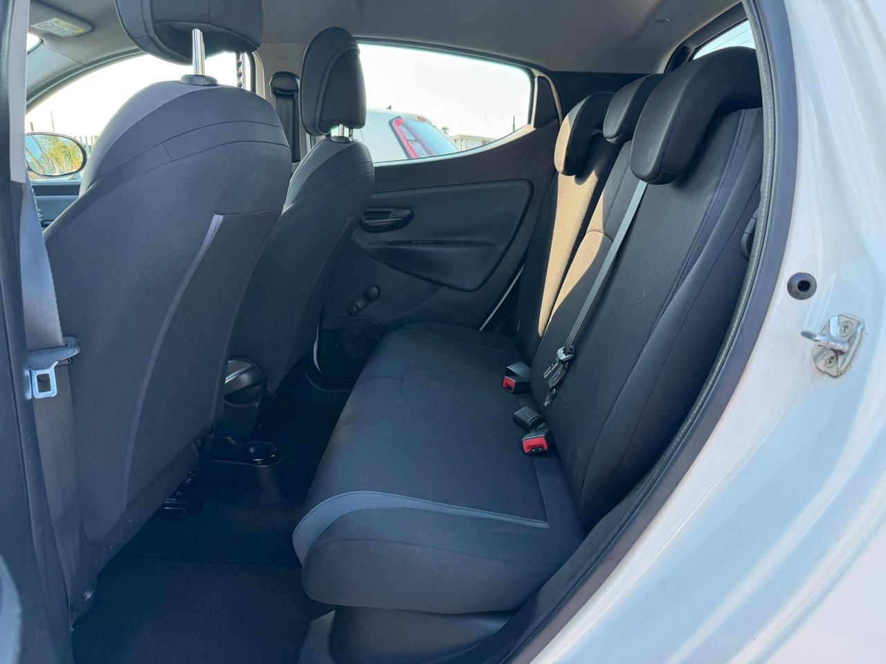 LANCIA YPSILON ANNO 2017 1.2 BENZINA 69 CV
