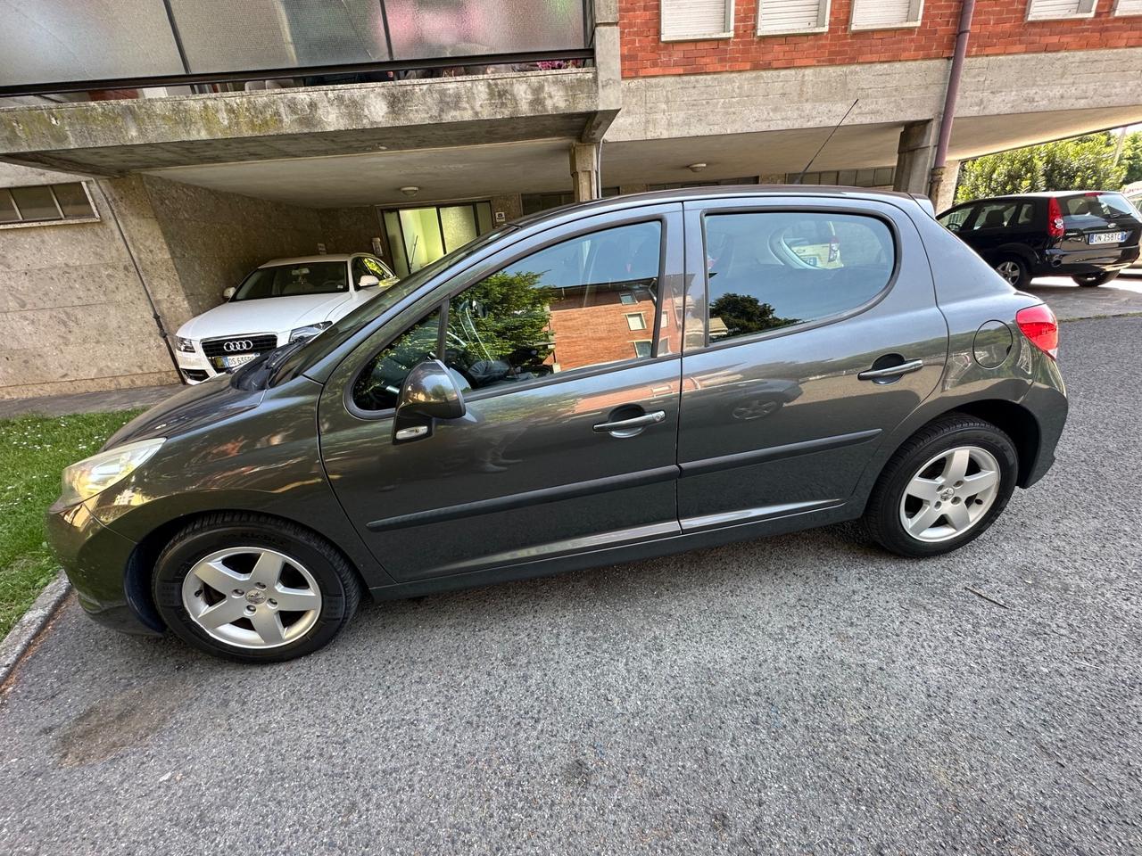 Peugeot 207 1.4 8V 75CV 5p. X Line