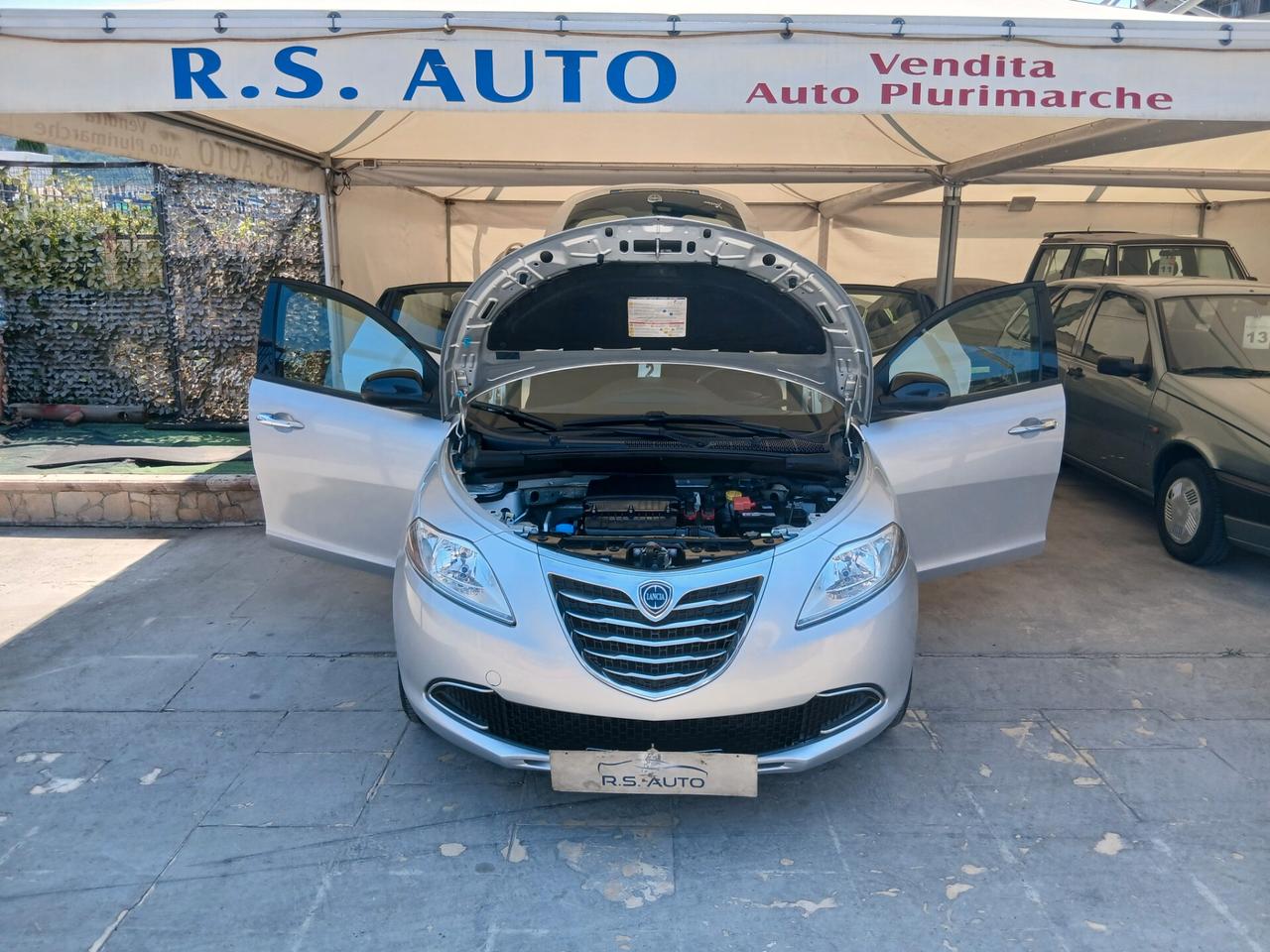 Lancia Ypsilon 1.2 69 CV 5 porte full 13