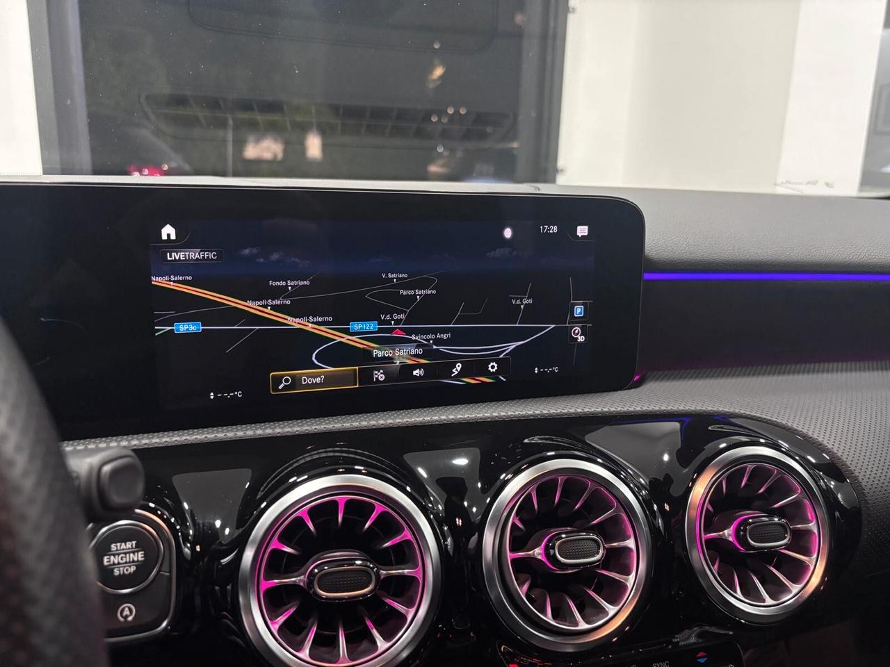 MERCEDES-BENZ A200D PREMIUM AMG NIGHT-NAVI-LED