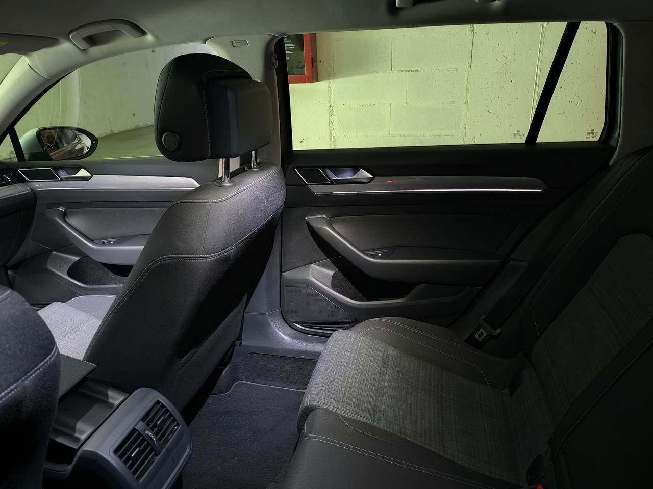 Volkswagen Passat Variant 2.0 TDI SCR 122 CV EVO DSG Business