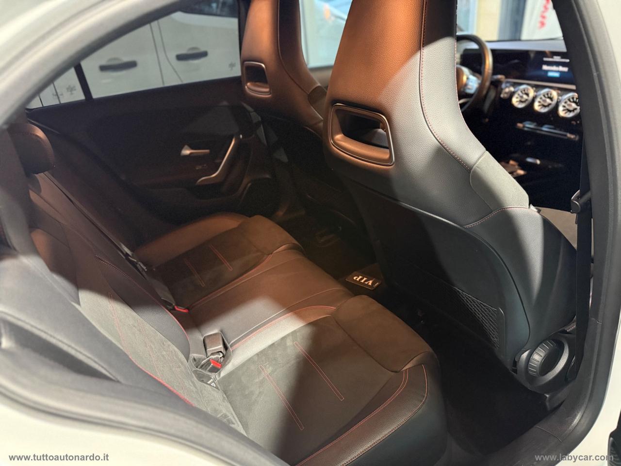 MERCEDES-BENZ A 180 d Automatic Premium