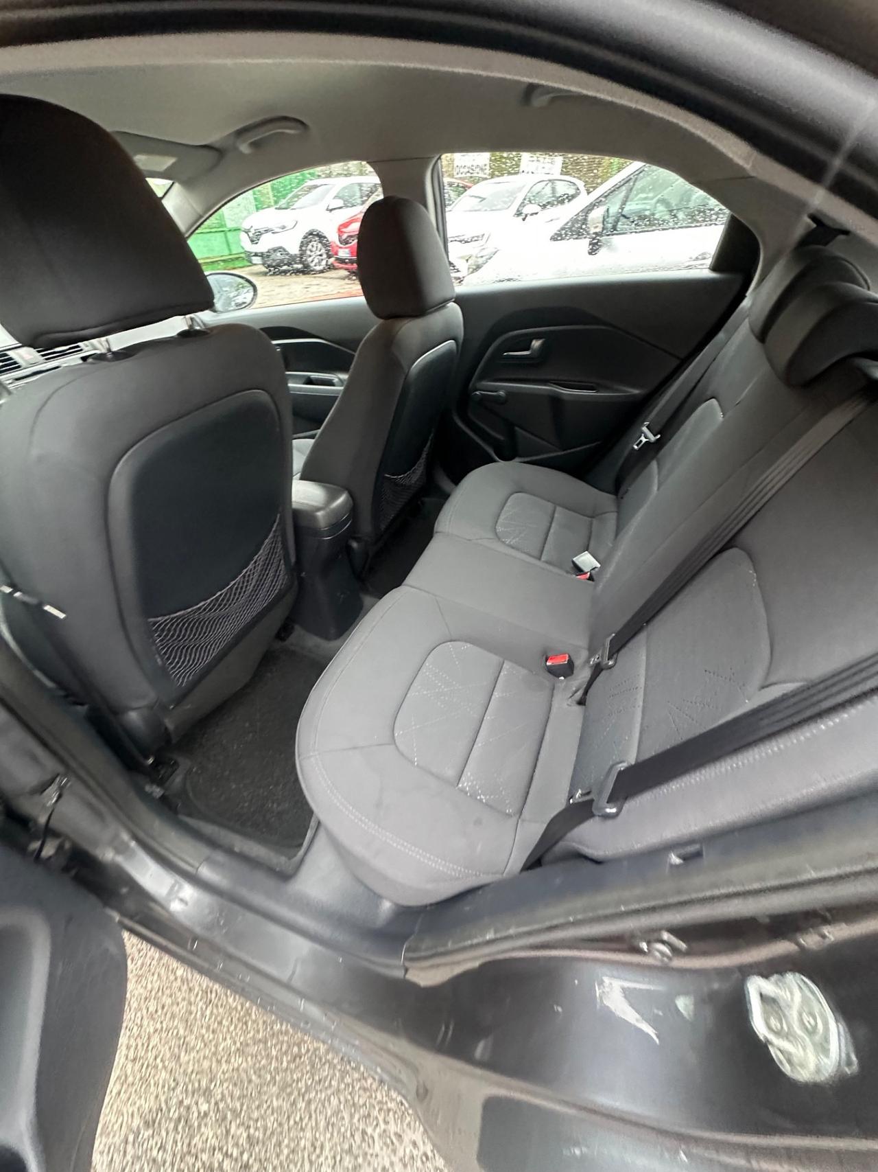 Kia Rio 1.1 CRDi WGT 5p. EX