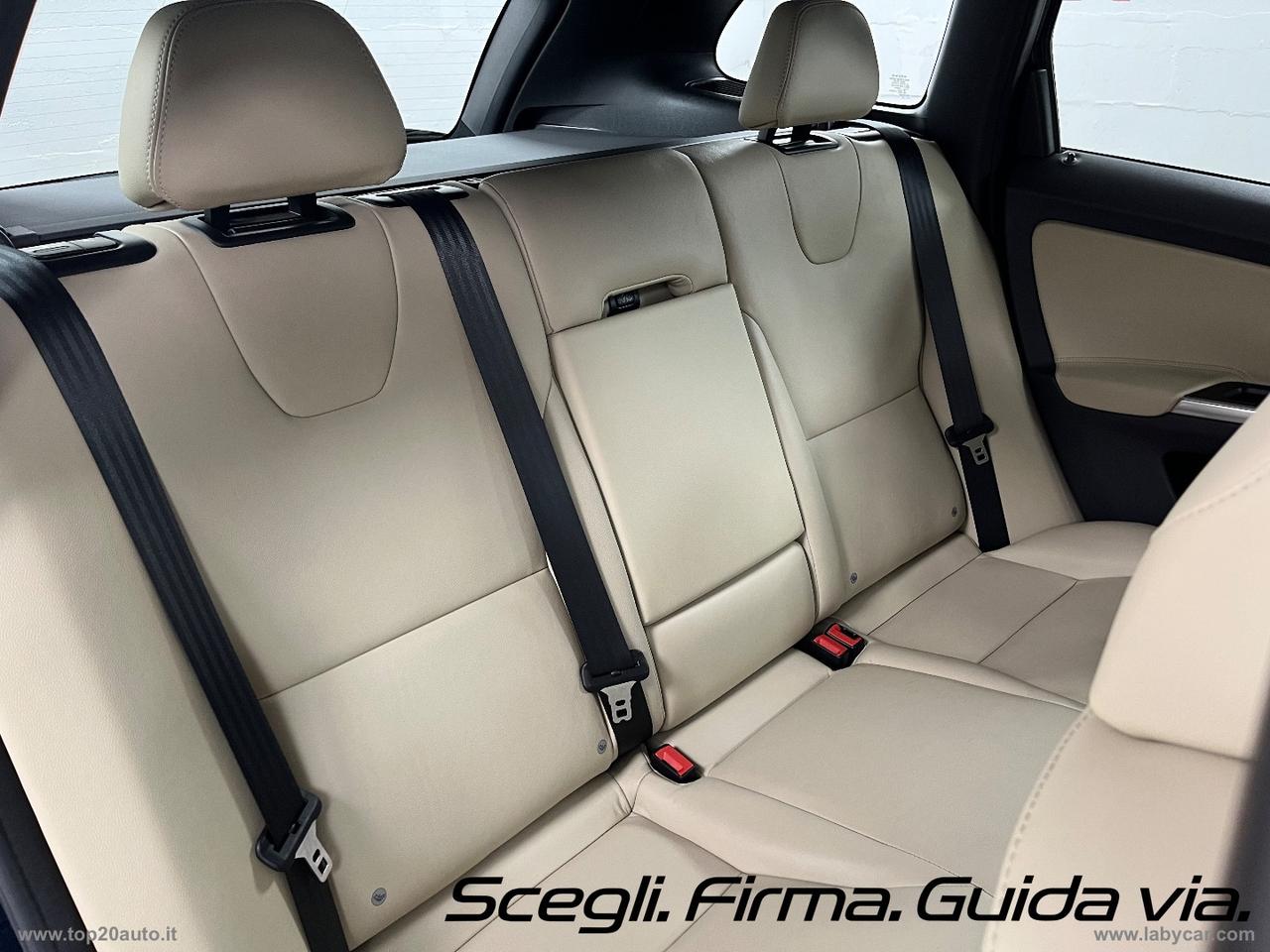 VOLVO XC60 D4 Summum|TETTO APRIBILE|PELLE|SEDILI RISC.