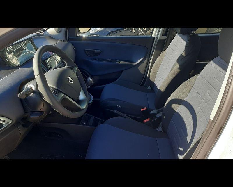Lancia Ypsilon 1.0 FireFly 5 porte S&S Hybrid Gold Plus