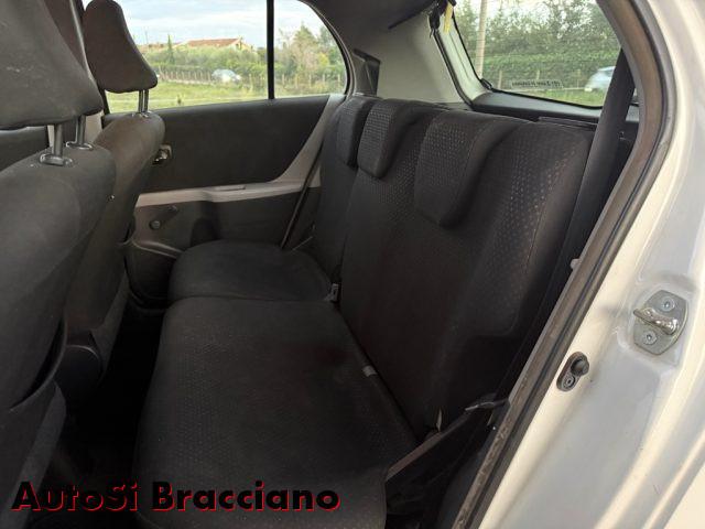 TOYOTA Yaris 1.3 5 porte Sol