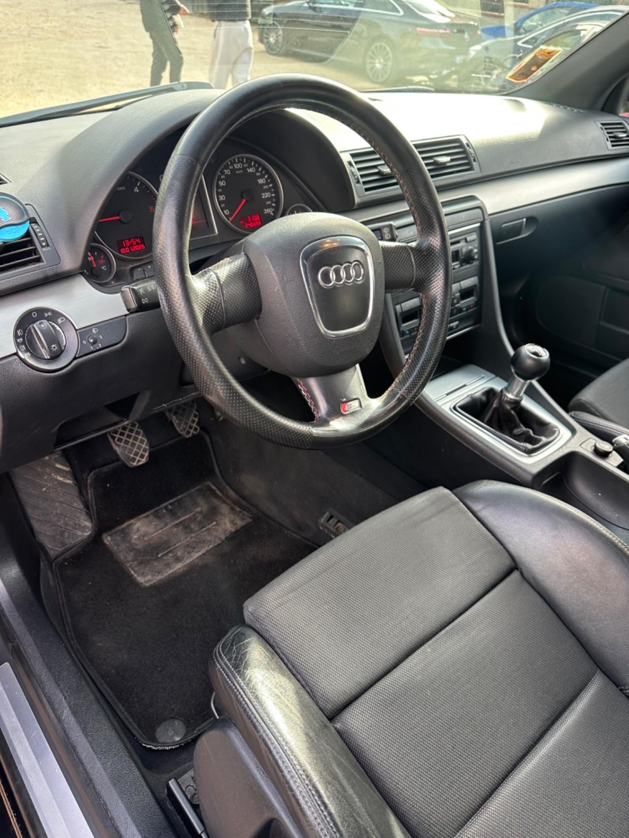 Audi A4 2.0 16V TDI AVANT SLINE KMCERT UNICOPR