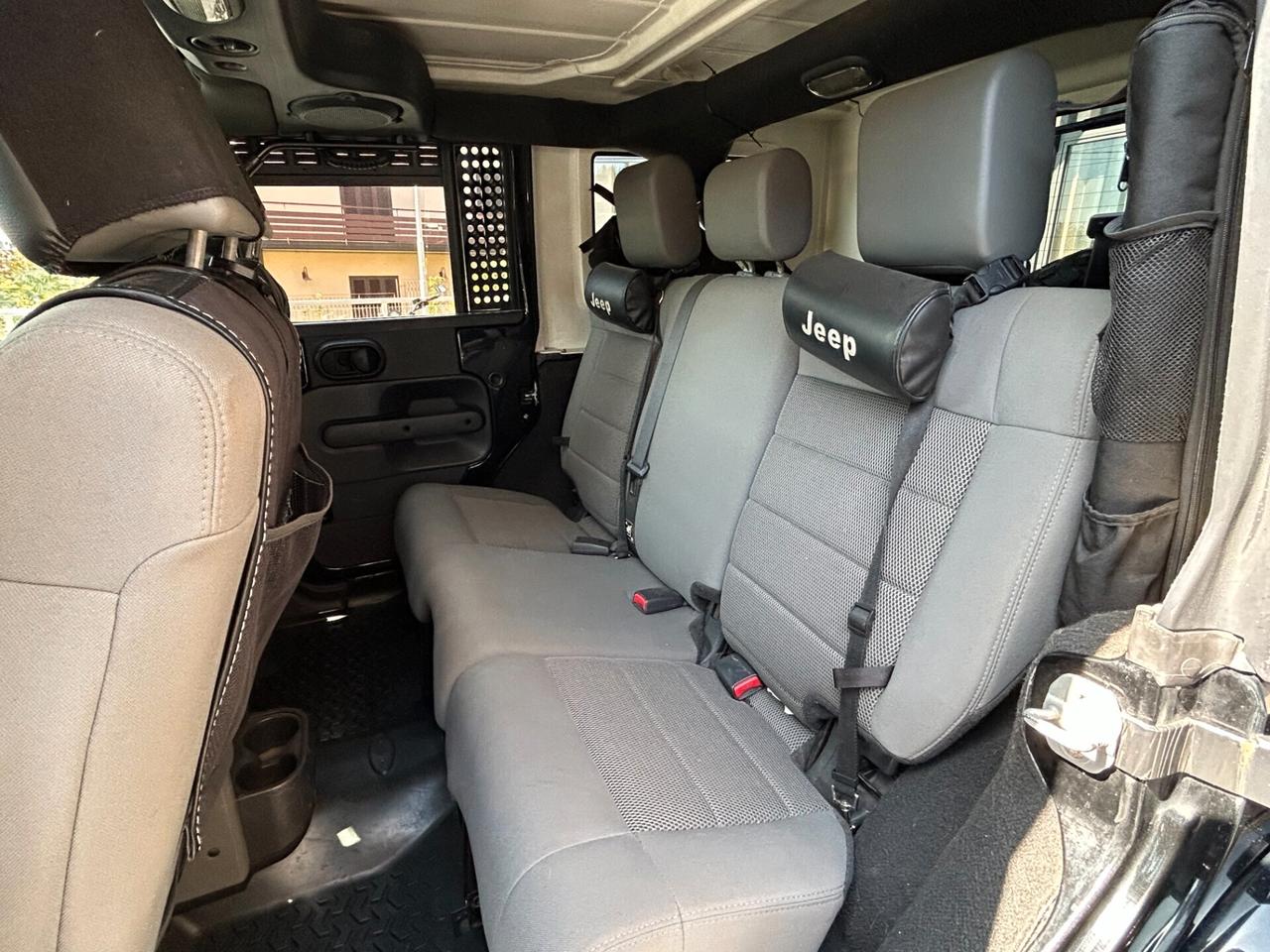 Jeep Wrangler Unlimited 2.8 CRD DPF Sahara Auto